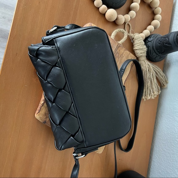 SOLD ❌ BLACK CLOUD CROSSBODY SHOULDER BAG - Picture 4 of 4
